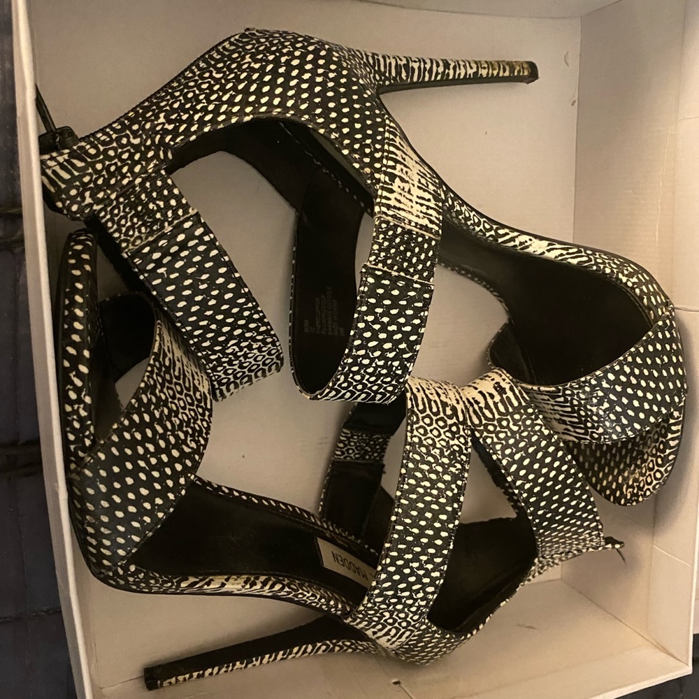 Steve Madden size 10 zebra print sandals.